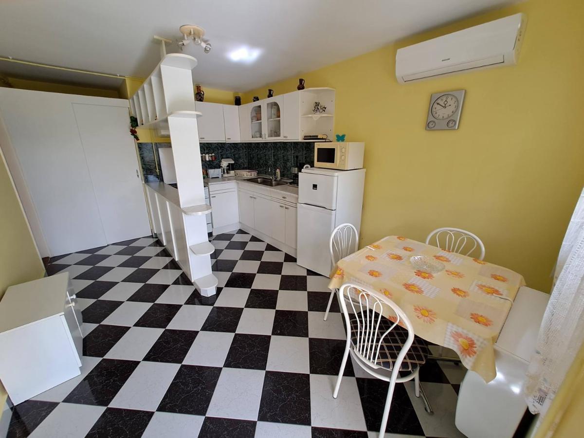 Bianka Apartman Balatonlelle Exterior photo